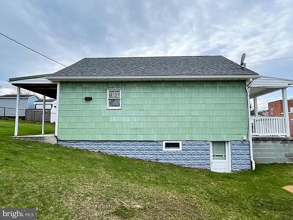4th image of 109 Reynolds St