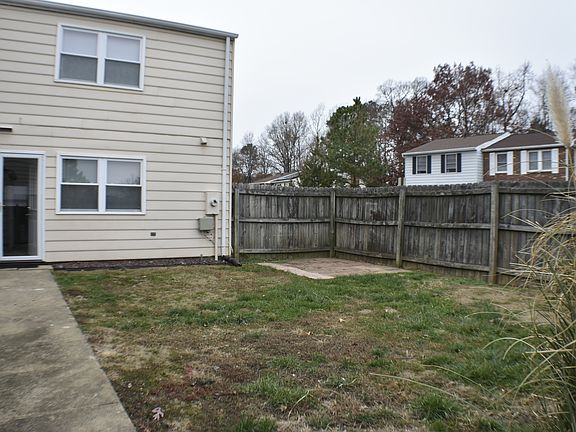 4th image of 9633 Springfield Woods Ct