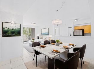 6831 SW 44th St APT 205, Miami, FL 33155