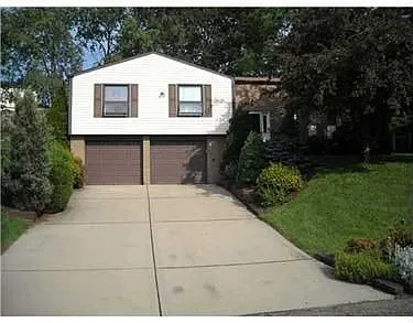 4824 Spring Valley Dr photo 1