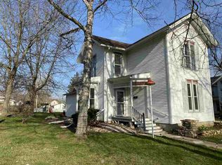 341 S 1st St, Evansville, WI 53536