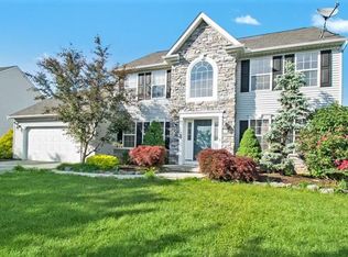 2701 Halleck Dr, Whitehall, PA 18052