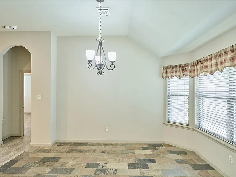 13613 Vail Dr — Photo 11