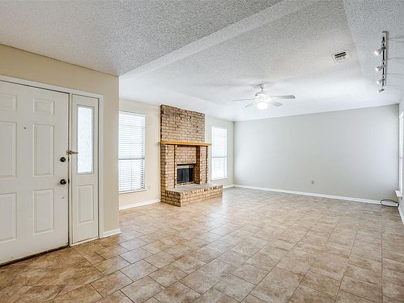 4th image of 4922 Ledgestone Dr