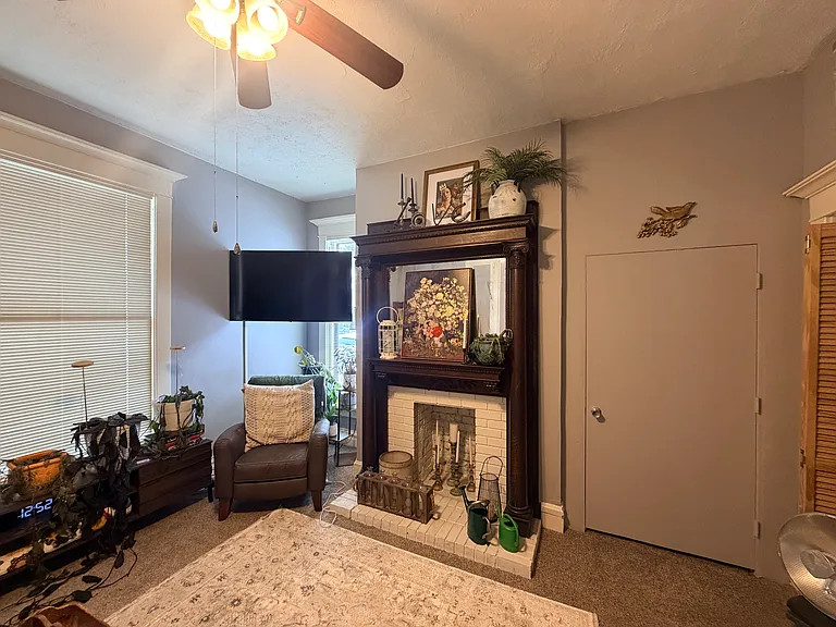 28-30 Adams Ave #A — Photo 10