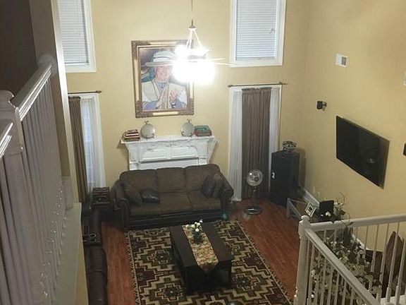 3rd image of 354 Cherington Ln