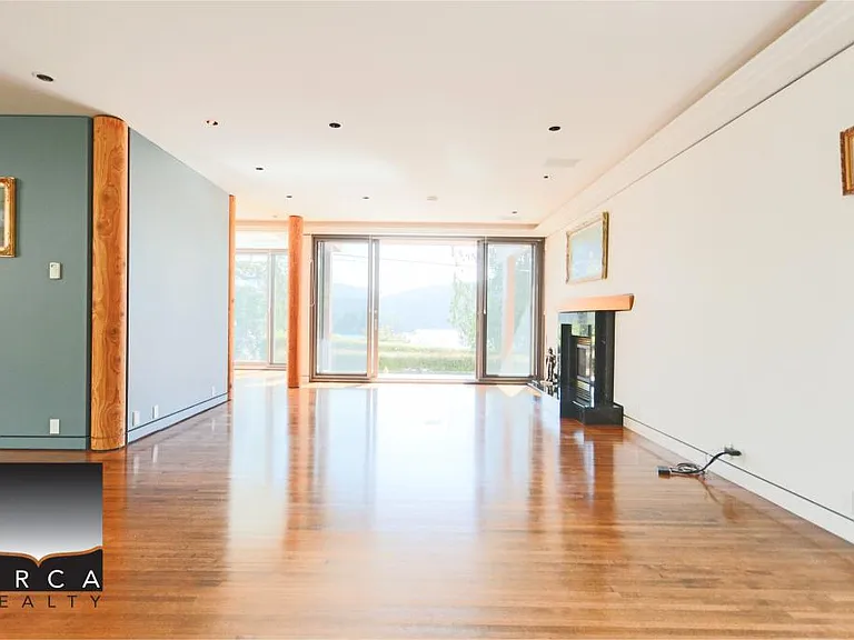 687 Beachview Dr — Photo 6