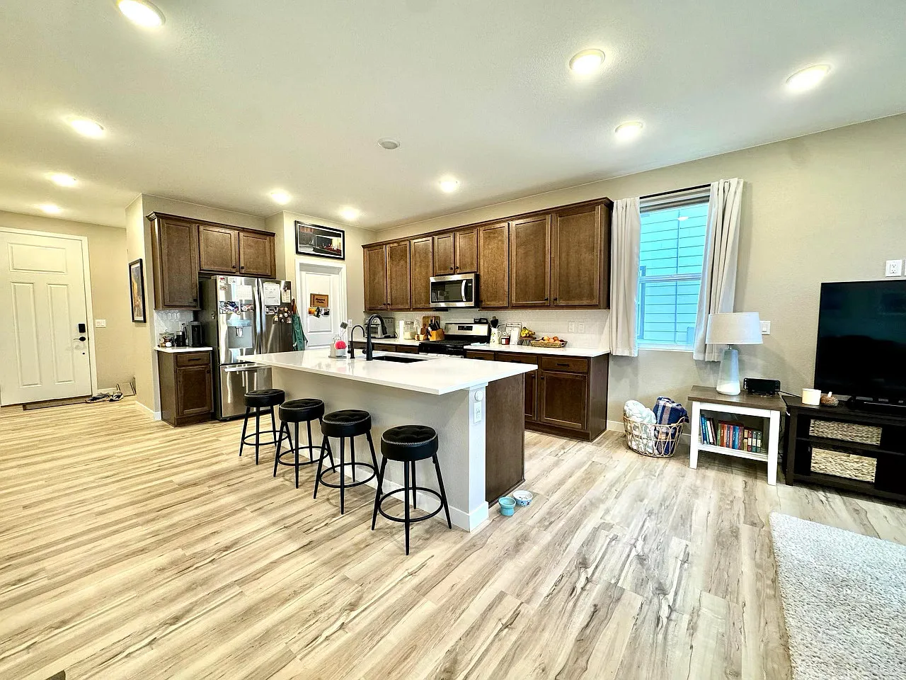 4752 Kipp Pl — Photo 2