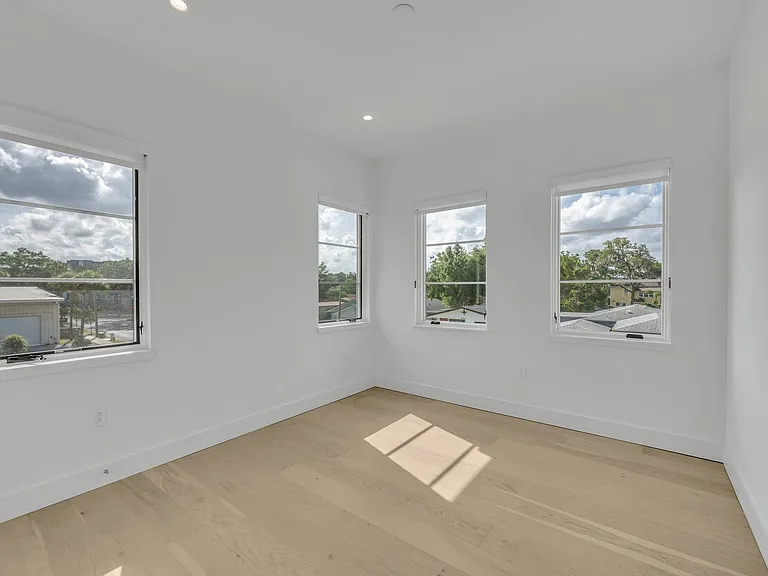 501 W Canton Ave — Photo 15