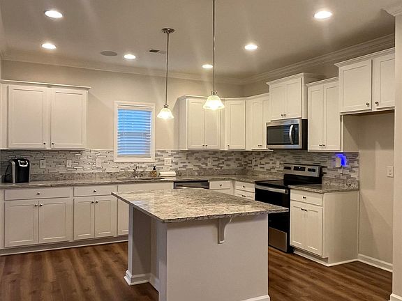 5th image of 320 Alameda Ln