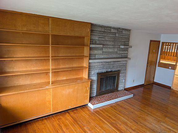 2nd image of 561 High St