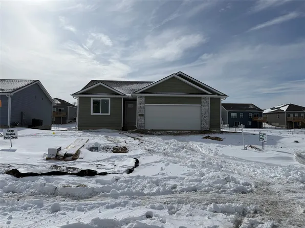 25084 Bluebird Cir, Adel, IA 50003
