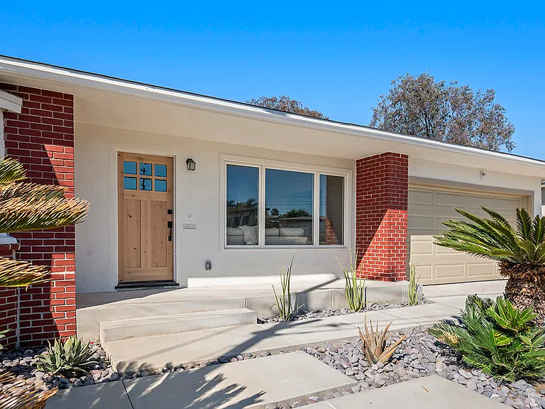 6496 Cleo St — Photo 3