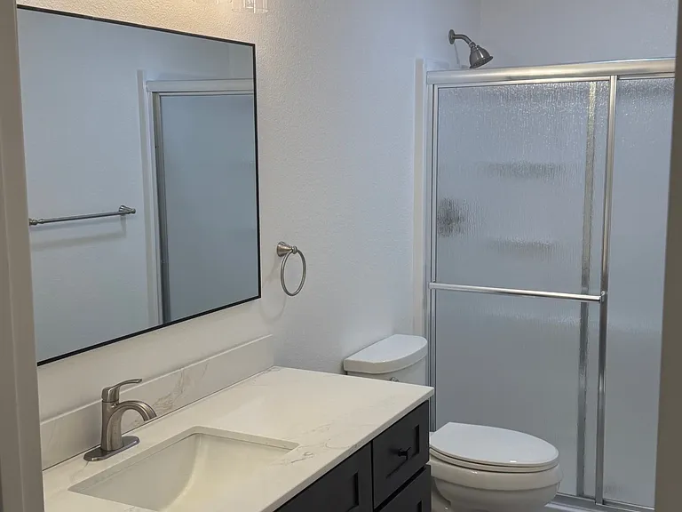 560 Edgewood Dr — Photo 5