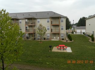 217 Briarwood Cir APT I, Laporte, IN 46350