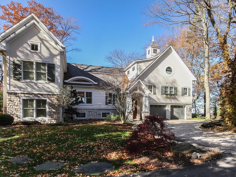 1st image of 3009 Lakeshore Dr N