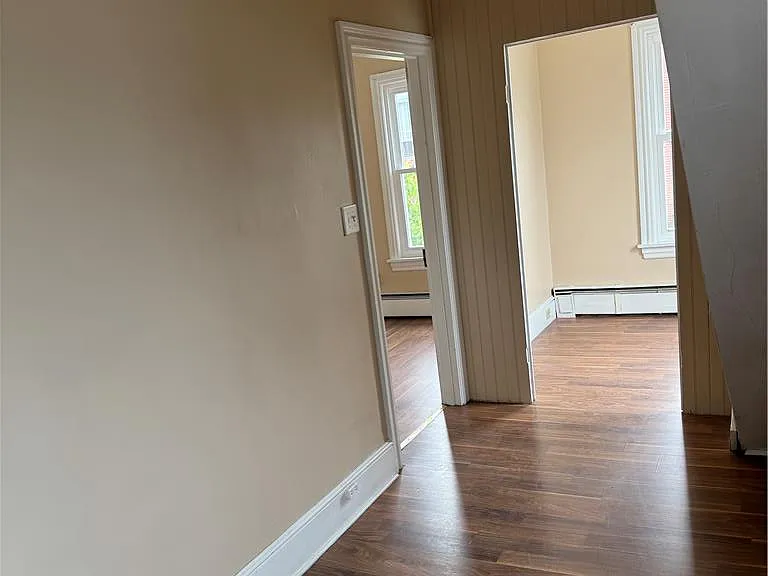 328 W Broad St — Photo 9