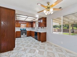 920 E Raymond St, Upland, CA 91786