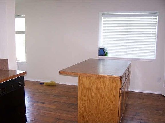 4th image of 2516 Meadowview Dr