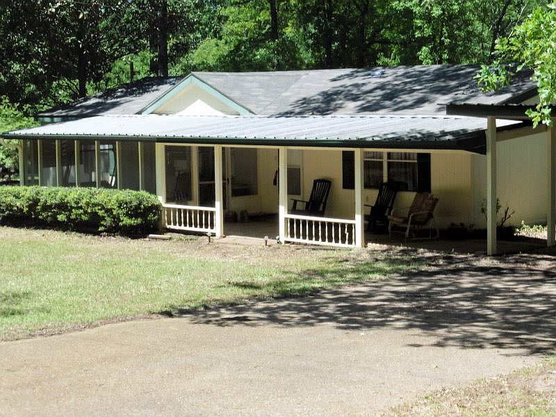 1st image of 173 Clover Dr