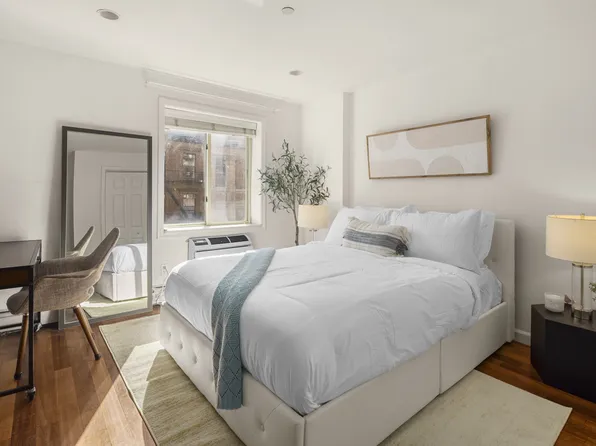 15 Saint Mark's Place image 2 of 18