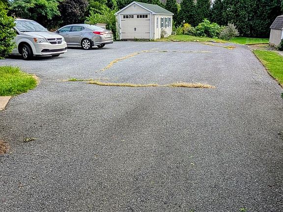 3rd image of 33 Queen Rd