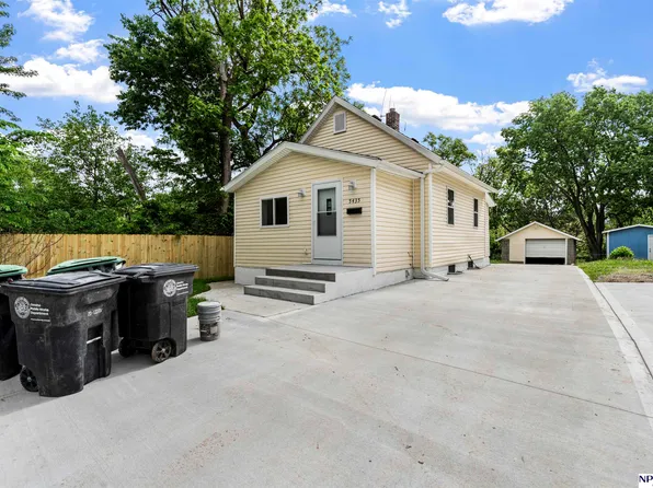 5435 S 18th St, Omaha, NE 68107