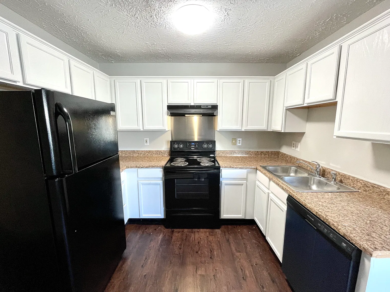 3 bed, 1288 sqft, $1,350 — Photo 3