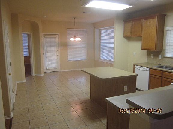 5th image of 524 Foxford Run Dr