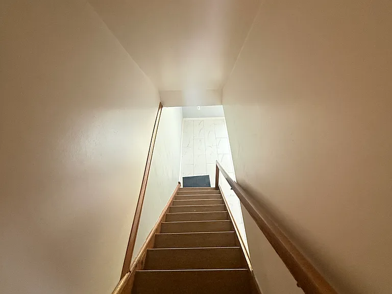 2727 Taunton St — Photo 17