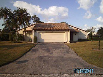 1st image of 7205 Las Casas Dr