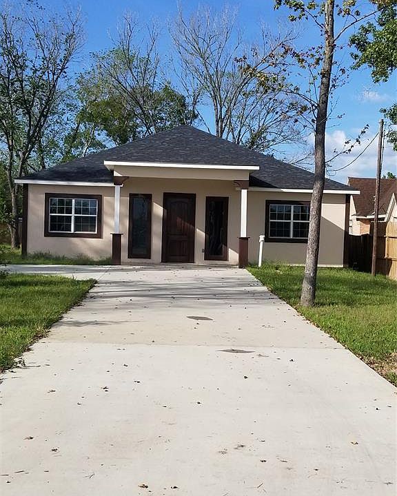 1st image of 441 Cottontail Dr