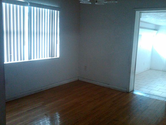 5th image of 25 NW Avenue G