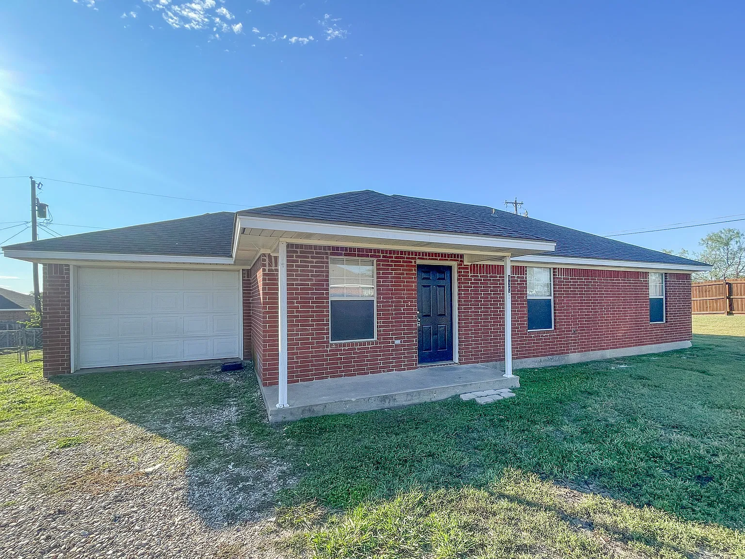 3 bed, 1218 sqft, $1,450 — Photo 2