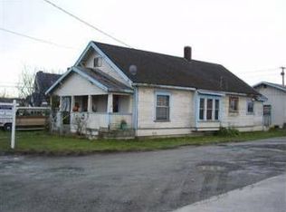 909 25th St, Anacortes, WA 98221