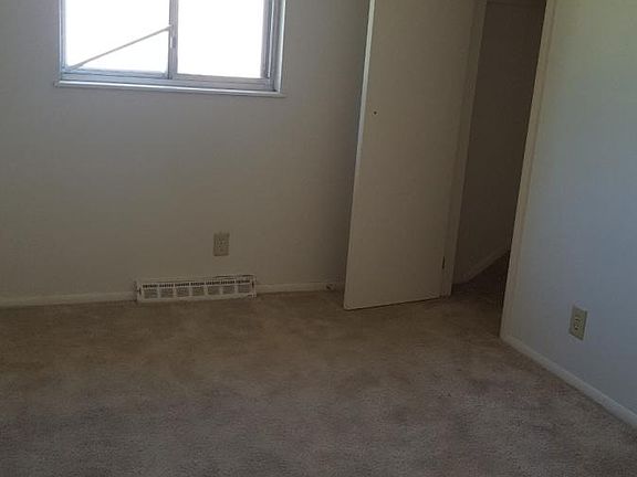 5th image of 5915 N Wacker Dr