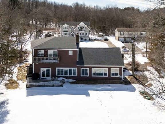 2nd image of 7 Capstan Rd