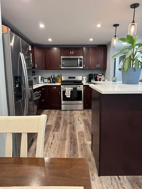 2 bed, 1100 sqft, $2,300 — Photo 4
