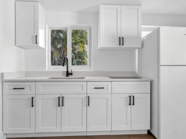 621 SE 1st St, Hialeah, FL 33010