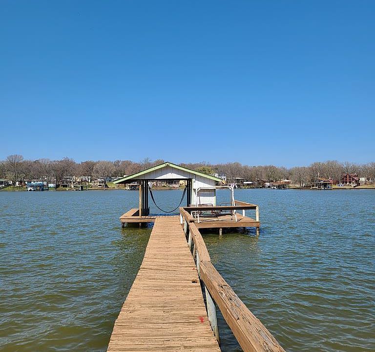 1st image of 138 Oak Hills Dr