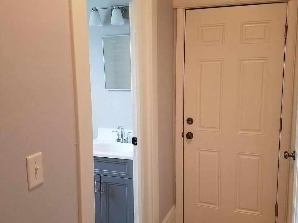 1st image of 1186 7th St W APT 1