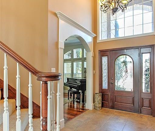 4th image of 2325 Wyndham Ct