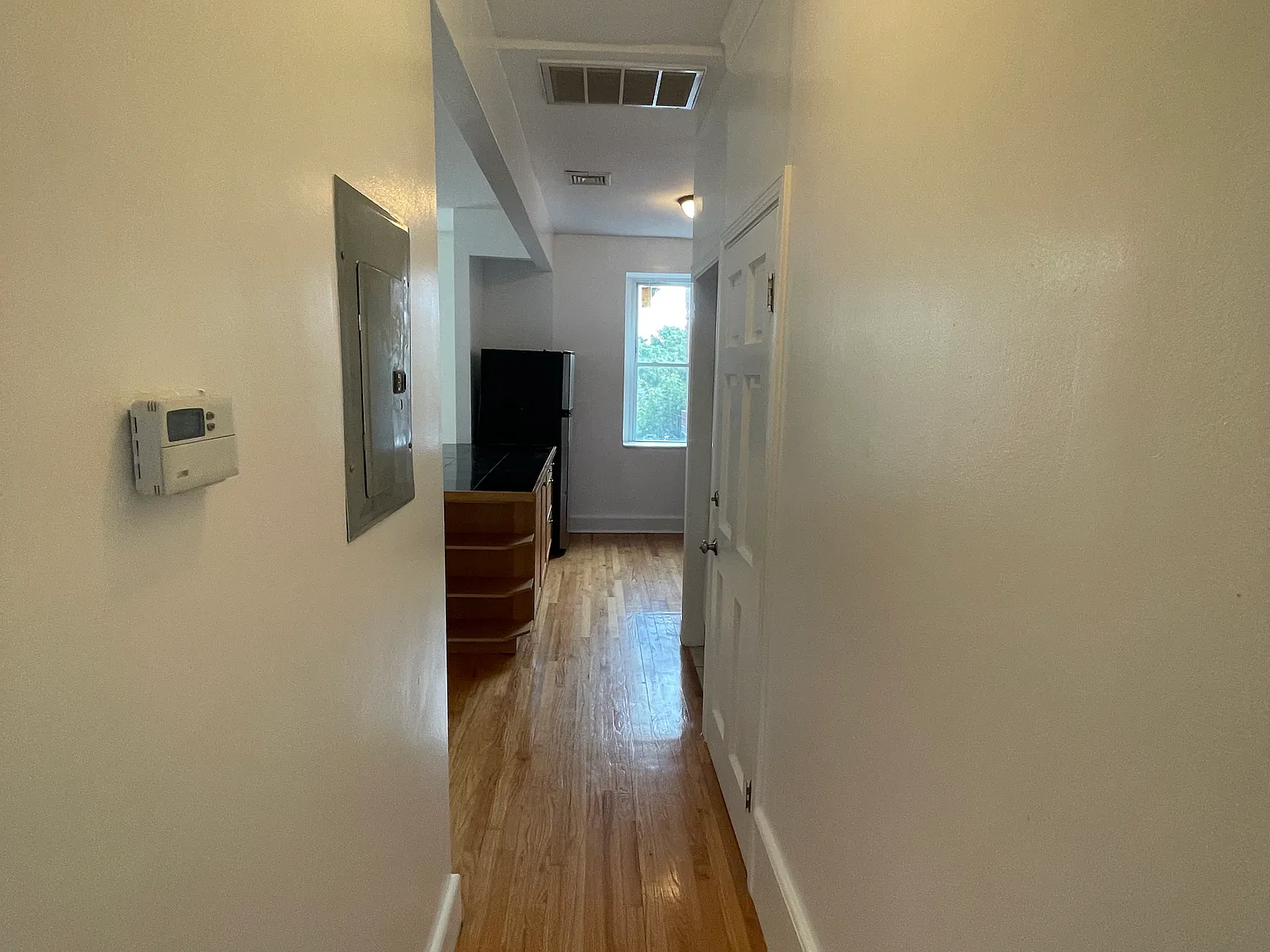 2 bed, 900 sqft, $2,300 — Photo 3