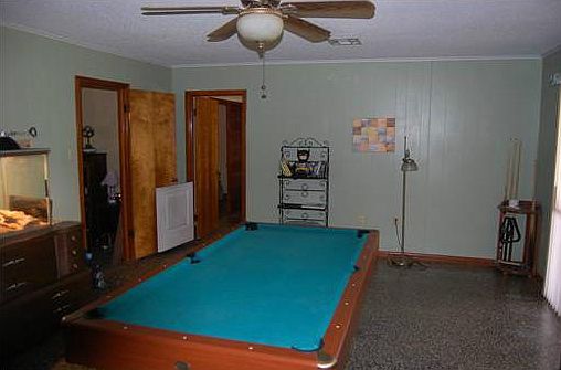 4th image of 815 Avenue E