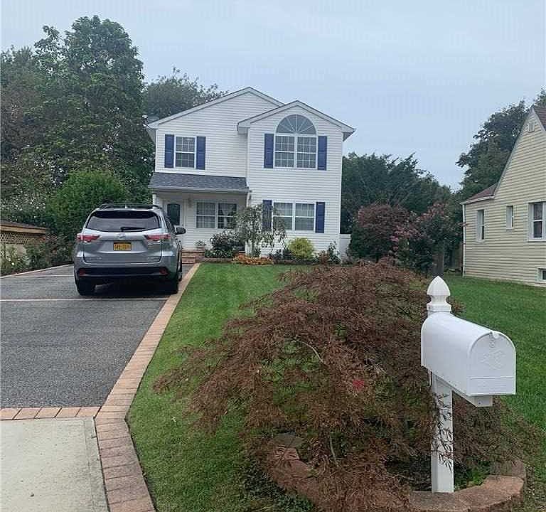 1st image of 101 Lake Dr