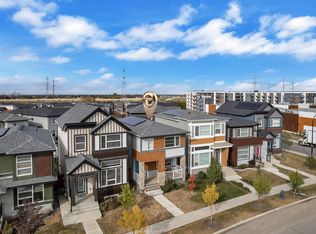 176 Charlesworth Dr SW, Edmonton, AB T6X2W5