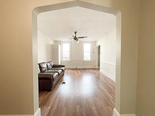 Rented by Ulas Real Estates Inc | media 33