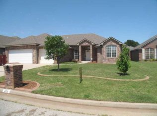 428 Sage Brush Rd, Yukon, OK 73099