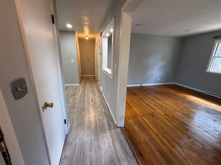 2404 Glenwood Ave — Photo 4