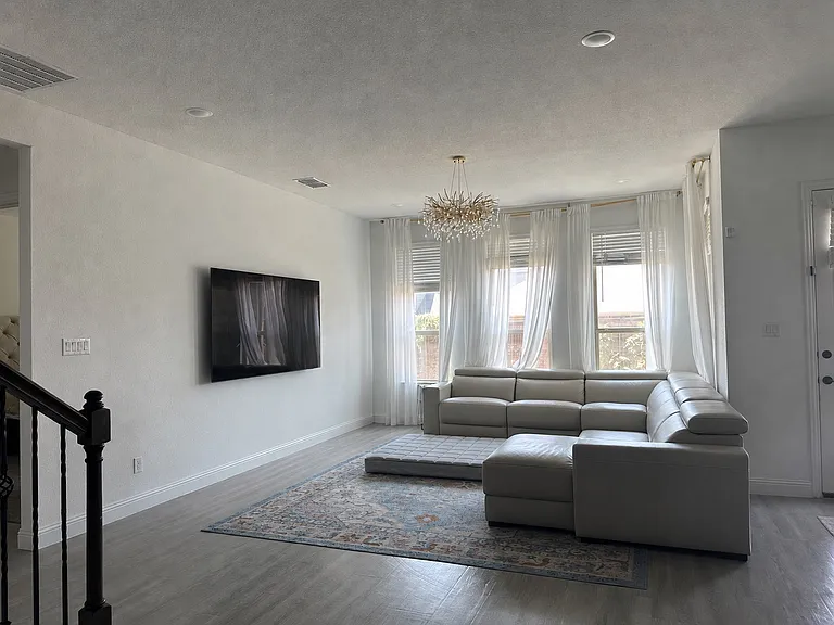 1516 White Water Way — Photo 26